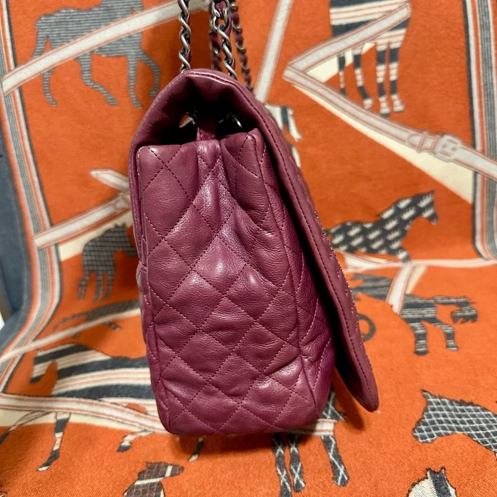 CHANEL Quilted Leather Shoulder Bag in Deep Burgundy